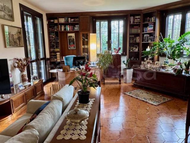 Villa singola in vendita a Lesmo via petrarca, 5