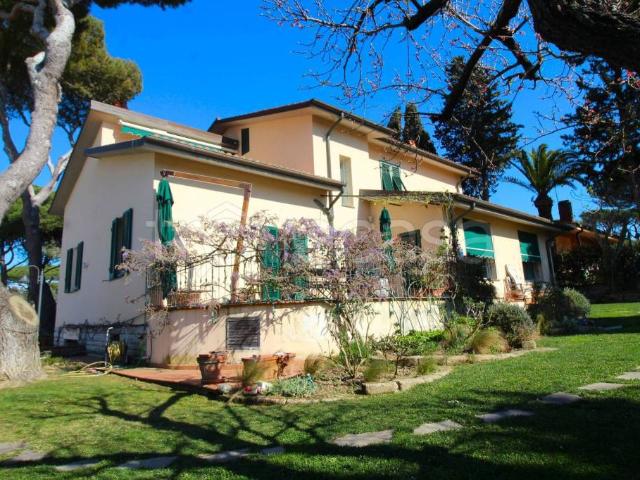 Villa singola in vendita a Livorno via di Montenero, Montenero Basso Montenero Alto