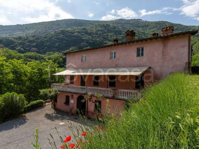 Villa singola in vendita a Lucca via della Cella, Cerasomma