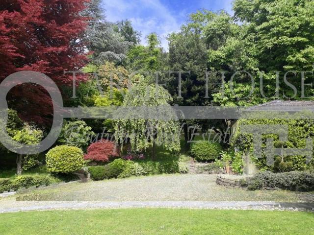 Villa singola in vendita a Luino via Monte Santo