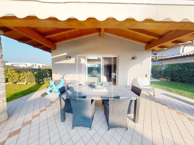 Villa singola in vendita a Manerba del Garda, Solarolo