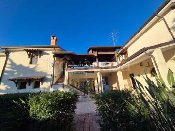 Villa singola in vendita a Margherita, Crotone