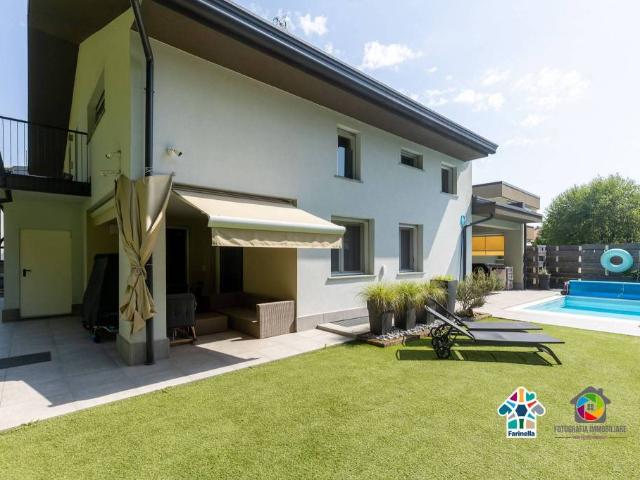 Villa singola in vendita a Mariano Comense via Dante Alighieri, 80/b