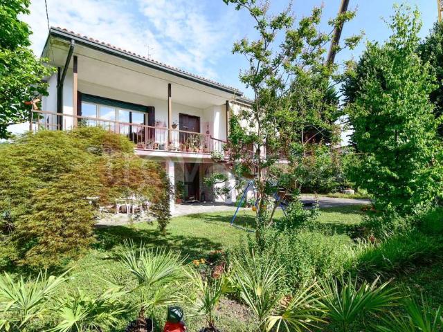 Villa singola in vendita a Mariano Comense via Lombardia