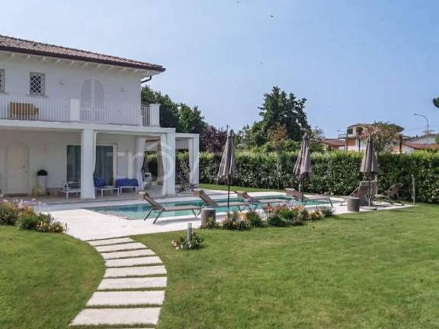 Villa singola in vendita a Marina di Pietrasanta, Pietrasanta