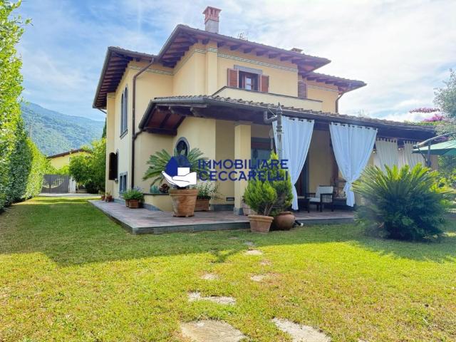 Villa singola in vendita a Massa via Aldo Salvetti, Mirteto
