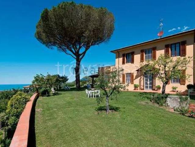 Villa singola in vendita a Massarosa