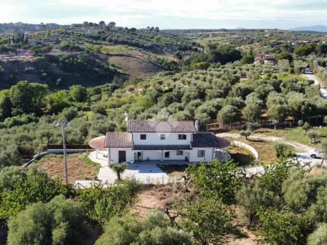 Villa singola in vendita a Mentana via di Fonte Lettiga