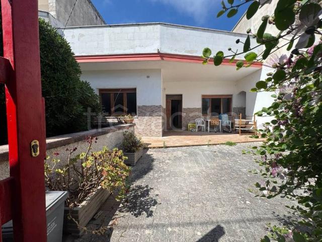 Villa singola in vendita a Melendugno, Torre Dell'orso