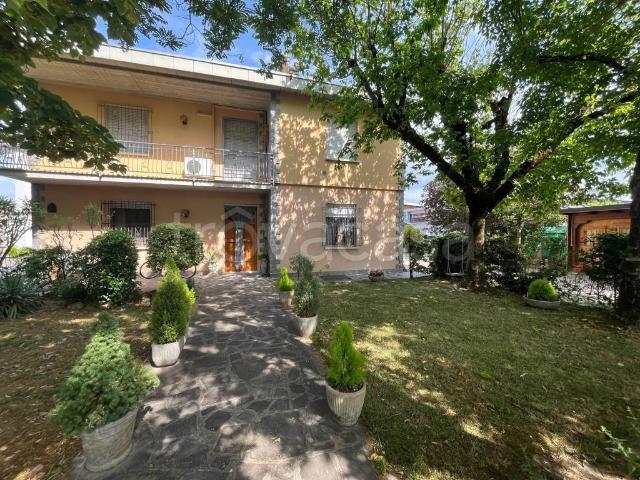 Villa singola in vendita a Mirandola via 21 Luglio