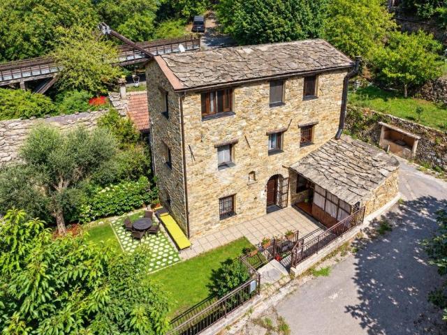 Villa singola in vendita a Montalto Carpasio