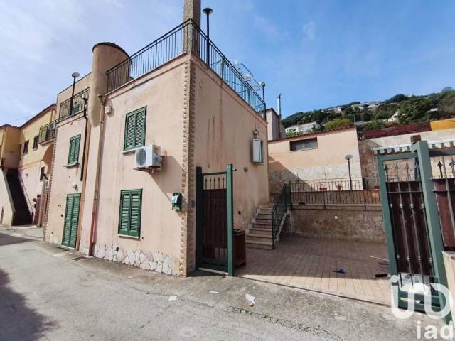 Villa singola in vendita a Monte di Procida via caranfe, 21