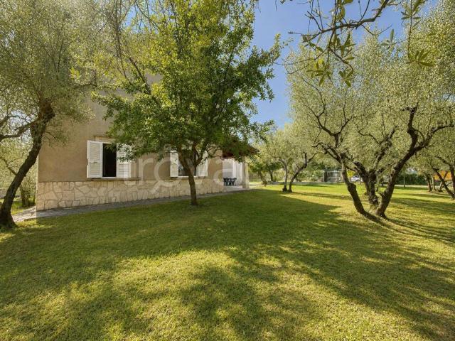 Villa singola in vendita a Monteleone Sabino via Madoni, 39