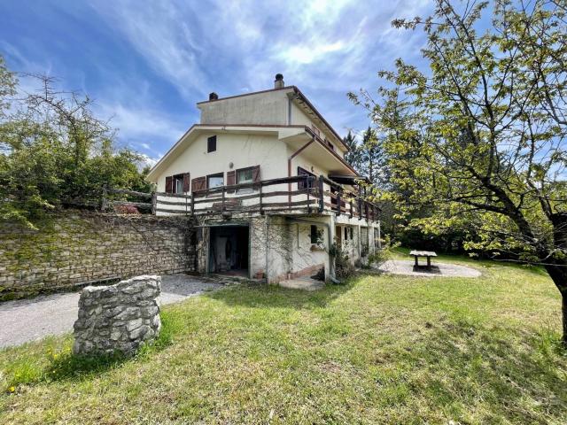 Villa Singola in vendita a Montereale