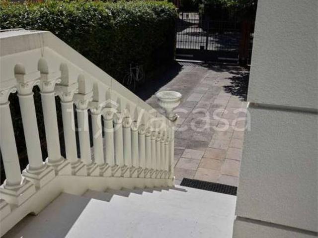 Villa bifamiliare in vendita a Modena via Guarino Guarini, 154, Buon Pastore Parco Amendola