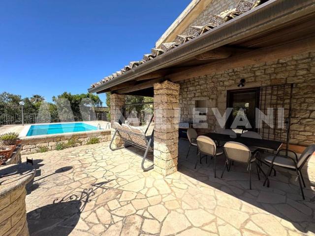 Villa singola in vendita a Modica via Tantillo