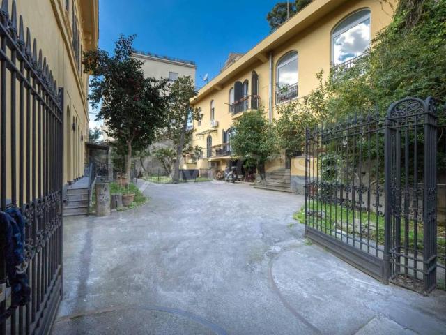 Villa singola in vendita a Napoli via Del Parco Grifeo, Piazza Amedeo Parco Margherita