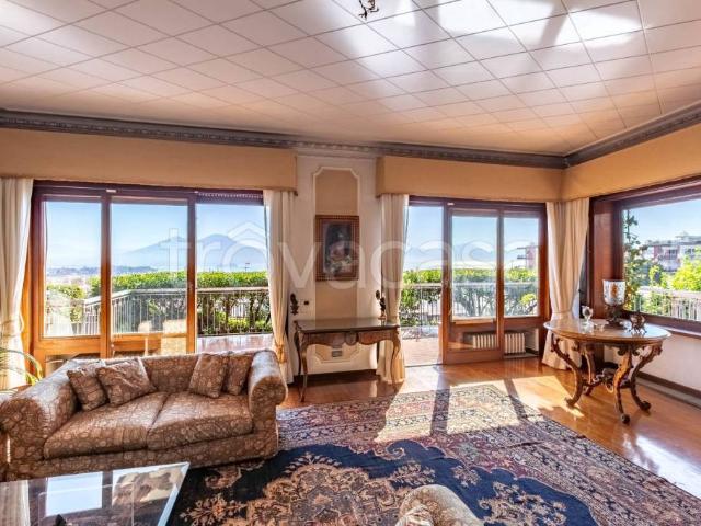 Villa singola in vendita a Napoli via Stazio, Posillipo