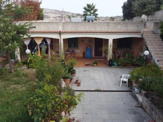 Villa singola in vendita a Noto via Del Calesse s.n.c