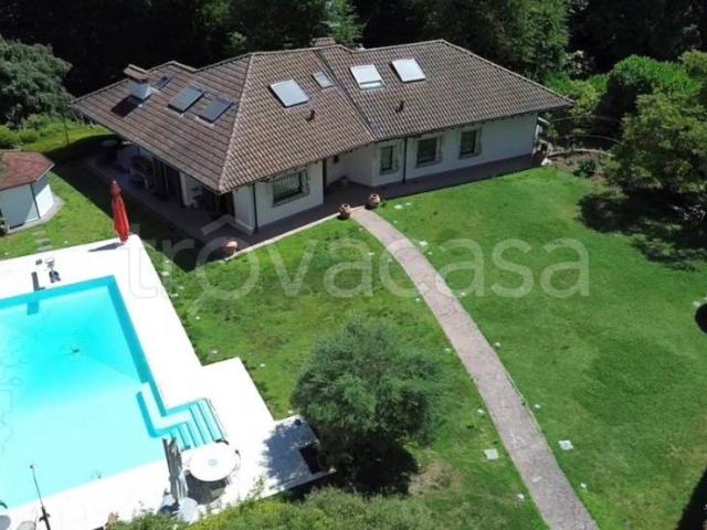 Villa singola in vendita a Oleggio Castello