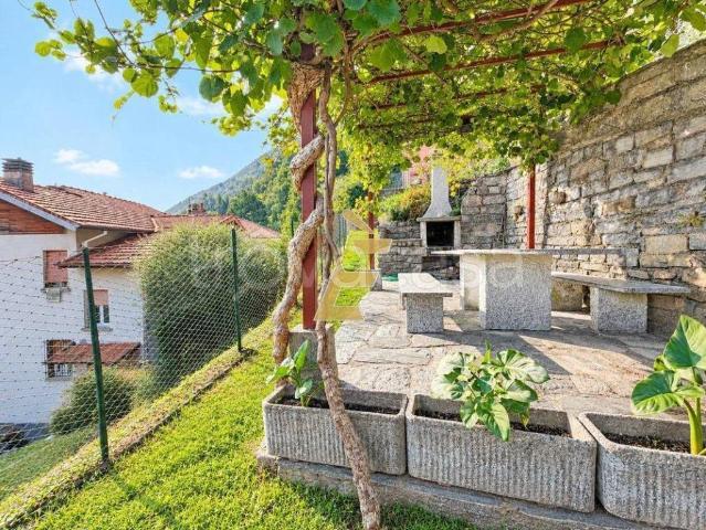 Villa singola in vendita a Oliveto Lario viale Sant' Ambrogio, 2, Limonta
