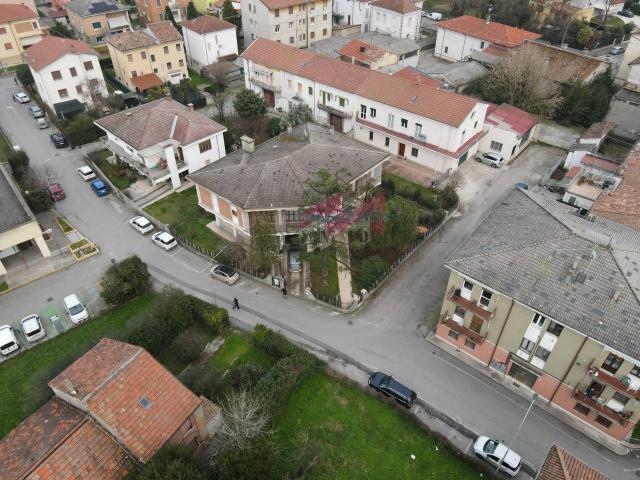 Villa Singola in vendita a Ostiglia