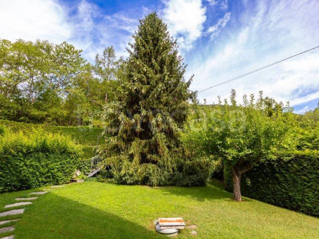 Villa singola in vendita a Orbeillaz, Challand Saint Anselme