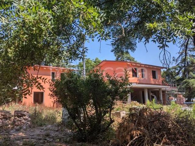 Villa bifamiliare in vendita a Castel San Pietro Terme