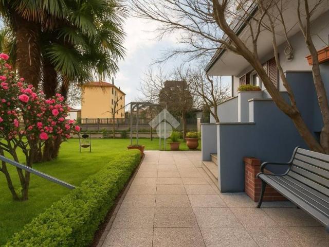 Villa singola in vendita a Paderno Dugnano via Ubaldo Panceri, 26