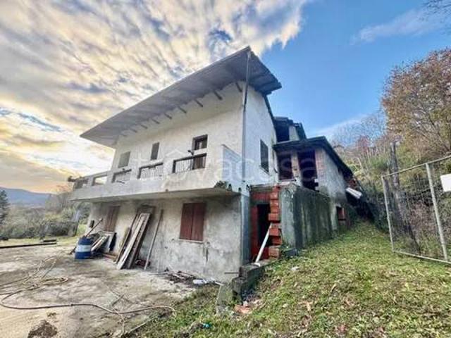Villa singola in vendita a Pallerone, Aulla