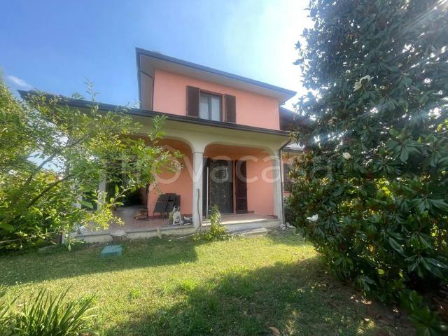 Villa singola in vendita a Piacenza strada della Regina, 71, Pittolo