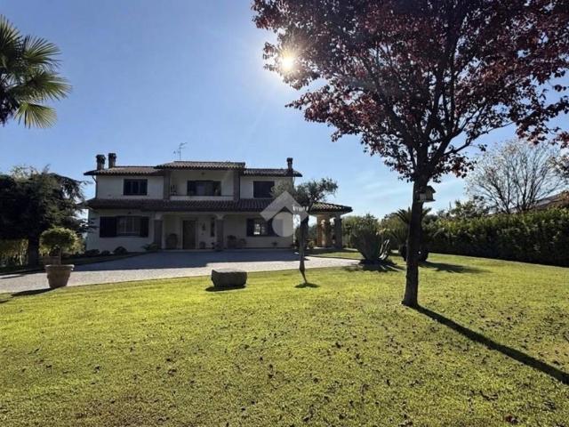 Villa singola in vendita a Pignataro Interamna via monne