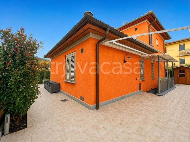 Villa singola in vendita a Pistoia via di Selvatana, 258, Santomato