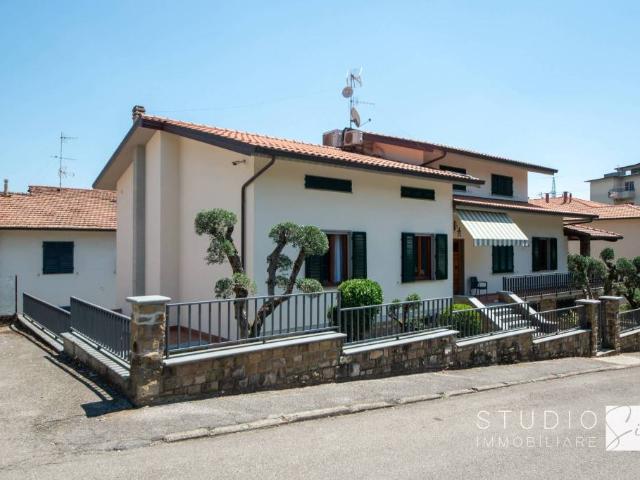 Villa singola in vendita a Pistoia viale dei Tigli, Capostrada