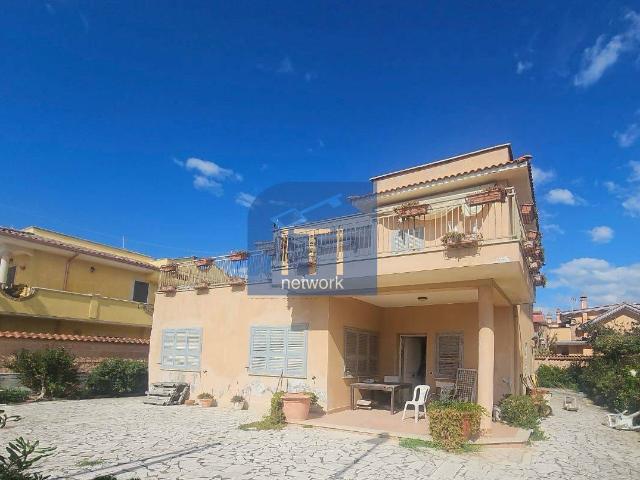 Villa singola in vendita a Pomezia, Torvaianica