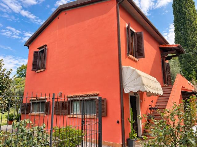 Villa singola in vendita a Pontedera, Montecastello