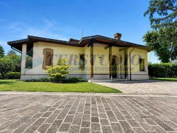 Villa singola in vendita a Presezzo