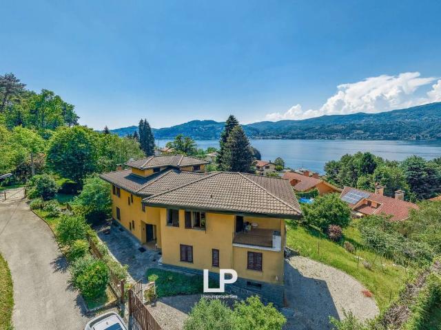 Villa singola in vendita a Ranco via Roncaccio, snc