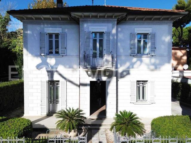 Villa singola in vendita a Riccione, Abissinia