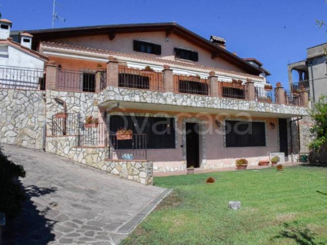 Villa singola in vendita a Roma via Bracigliano, 48, Trigoria