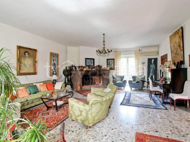 Villa singola in vendita a Roma via Luigi Caravani, La Giustiniana