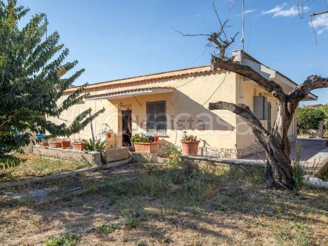 Villa singola in vendita a Roma via Savoca, Rocca Cencia