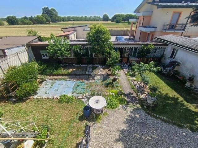Villa singola in vendita a Robecco sul Naviglio via Isonzo, 4