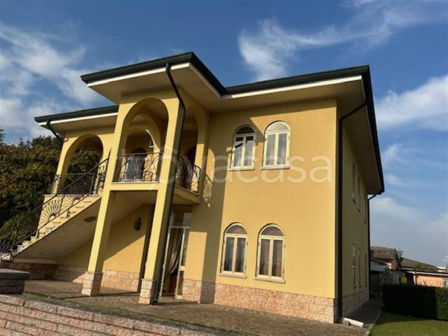 Villa singola in vendita a Rodigo strada Francesca Est