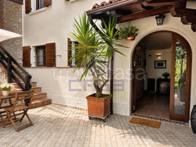 Villa singola in vendita a Roè Volciano via san pietro 85