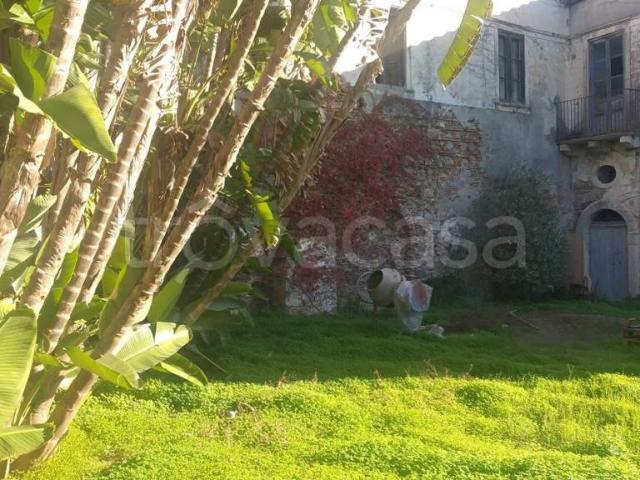 Villa singola in vendita a Santa Teresa di Riva