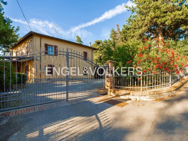 Villa singola in vendita a San Lazzaro di Savena via Castel de' Britti, Castel Dei Britti