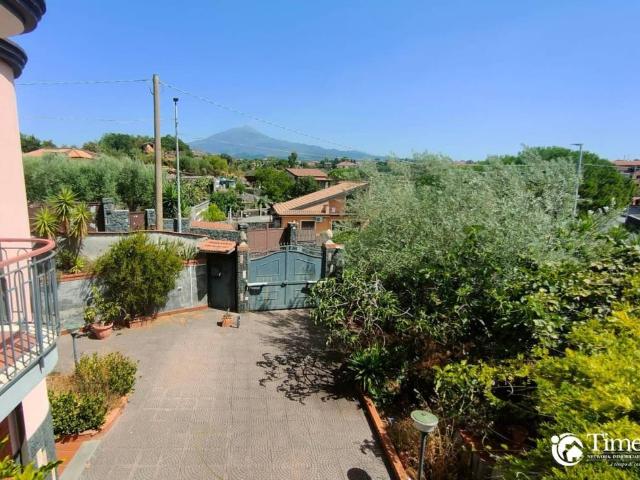 Villa singola in vendita a San Pietro Clarenza via Nino Martoglio