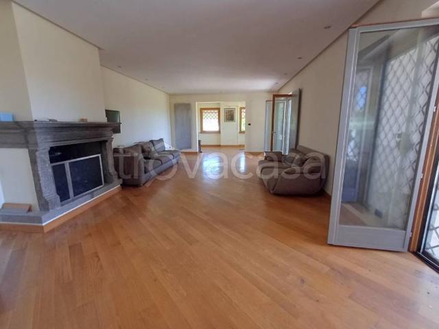 Villa singola in vendita a Sacrofano via Poggio degli Ulivi, Monte Caminetto