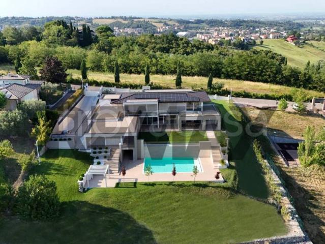 Villa singola in vendita a Salsomaggiore Terme via Enrico Mattei, 3